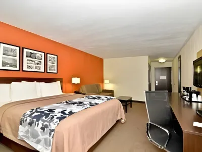 Sleep Inn & Suites Fort Campbell Hotels in Oak Grove