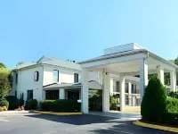 Super 8 by Wyndham Lancaster