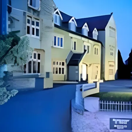 Stonecross Manor Hotel