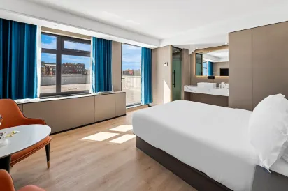 Ly New York Hotel