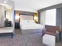 โรงแรมฮอลิเดย์อินน์ เอ็กซ์เพรส โฮเทลแอนด์สวีทส์ คาลการี บาย IHG โรงแรมใกล้คัลการีทาวเวอร์