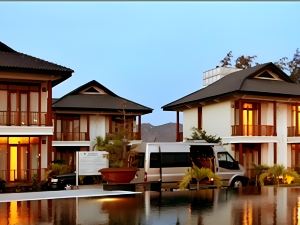 Aniise Villa Resort