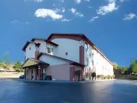 Super 8 by Wyndham Greensboro/Coliseum/Conv.