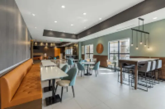 คอมฟอร์ท สวีทส์ เชย์เอน