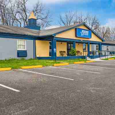 Americas Best Value Inn Carlisle Hotel Exterior