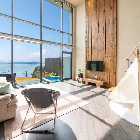 Geojedo Raonhiljo Pollvilla Pension