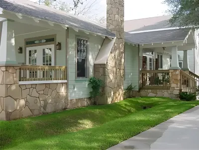 Anchor Inn Nsb Bed and Breakfast Hotels in New Smyrna Beach