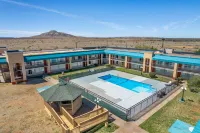 Quality Inn - Pools