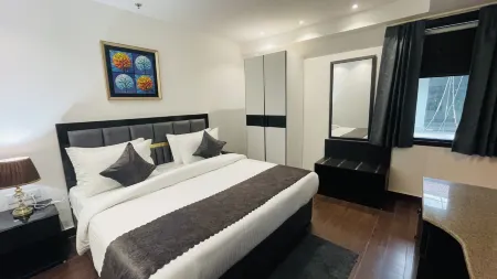 Saltstayz Select - Malcha & Chankyapuri Отели рядом со станцией Delhi Cantt