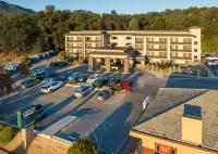 Yosemite Southgate Hotel & Suites - Parkplatz
