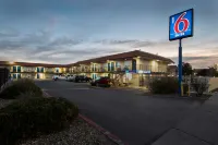 Motel 6 Albuquerque, NM - Carlisle Hotels near Walgreens