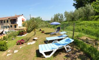 Holiday Home in Lucca with Pool & Garden
