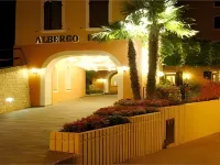 Pace 1954 Hotel فنادق في Drena