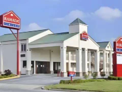 Quality Inn Calhoun North I-75 Hotels in Calhoun