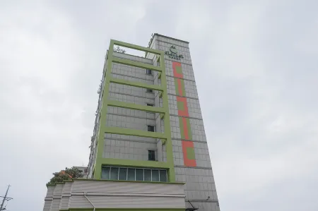 Yeongdeok Hotel Gloryel Отели рядом со станцией Jangsa Station