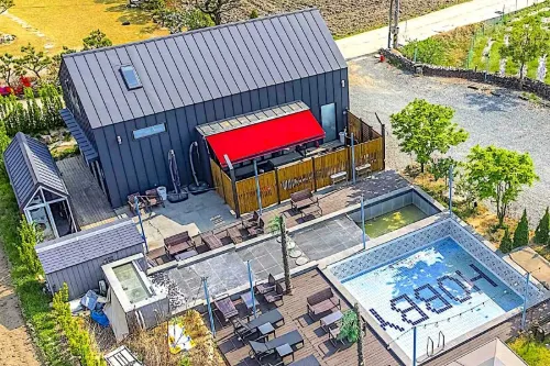 Cheongdo Havi Caravan Glamping Pool Villa