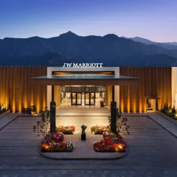 JW Marriott Mussoorie Walnut Grove Resort & Spa Hotels near Kempty Falls