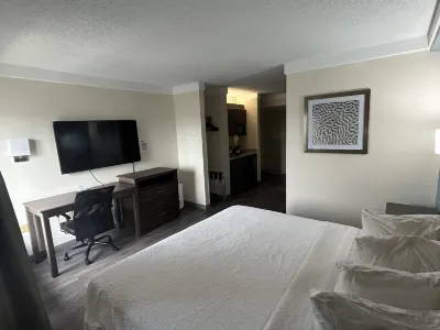 Red Roof PLUS+ Fort Myers Hotels near Dylan's Candy Bar