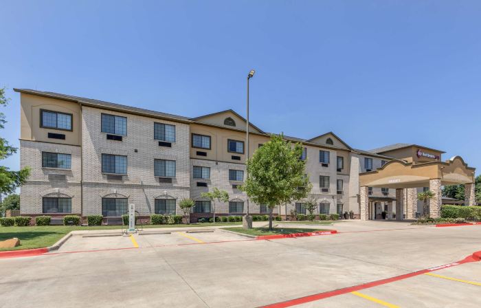 Best Western Plus Mansfield Inn  Suites
