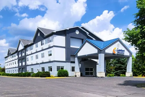 Comfort Inn & Suites Liverpool - Syracuse Hotels in Clay