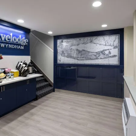 Travelodge by Wyndham Manhasset