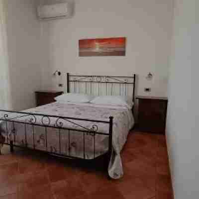 B&B Il Girasole - Rooms & House in Country - Air Conditioned - 1500 Meters from Historic Center Rooms