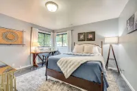 Prosser Home w/ Stunning Outdoor Space! Hotels in Prosser