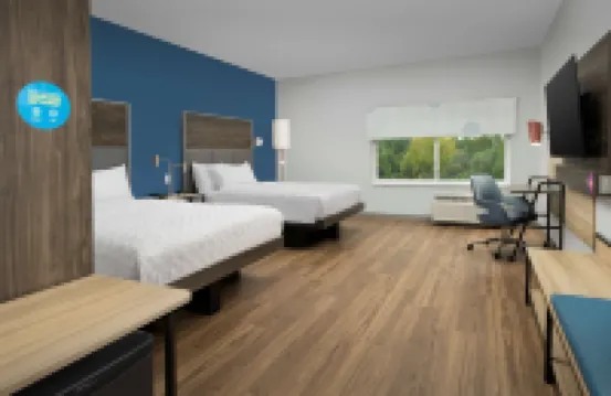 Tru by Hilton Charlotte Airport Lake Pointe Hotels near Revolution Park