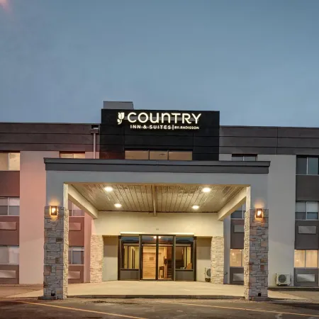 Country Inn & Suites by Radisson, Pierre, SD