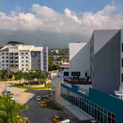 Courtyard San Salvador Hotel Exterior