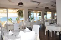 Coral Hotel & Resort Hotels in Radhime