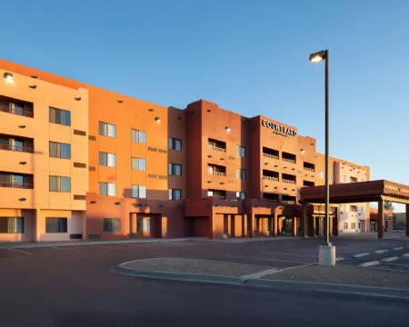 Courtyard Farmington Hotels in Farmington