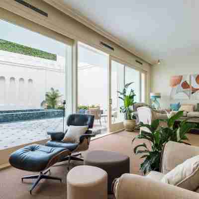 Luxurious Apartment with Patio and Pool Others