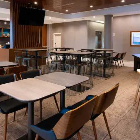 SpringHill Suites Kansas City Northeast Отели рядом с достопримечательностью «Worlds Of Fun Oceans of Fun»