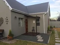 Tranquil House @ 851 College Avenue Hotel a Stormberg District