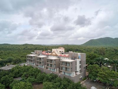 Sarovar Portico Sasangir
