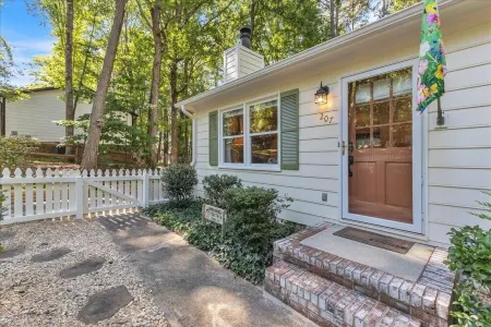 NO CLEANING FEE! - Longer Stay Discounts! Backyard Chickens!