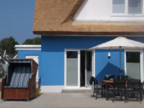 Reetkoje - thatched house with fireplace, sauna, WiFi - between Bodden and Baltic Sea Hotels in Breege