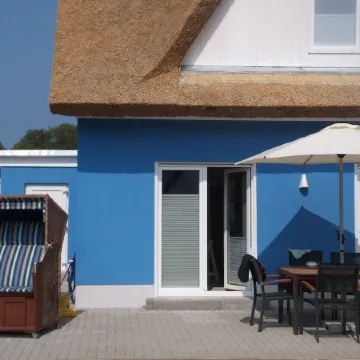 Reetkoje - thatched house with fireplace, sauna, WiFi - between Bodden and Baltic Sea