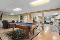 Smithville Lakehouse Country Living up to 15 guests! Hotels in Clay County