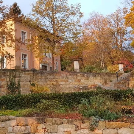 Spacious vacation apartment on the Elbe slope - directly on the Blue Wonder