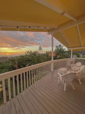 Beautiful conveniently located 2-bedroom ocean view home in Kailua-Kona. Отели рядом с достопримечательностью «Kaloko-Honokohau National Park»