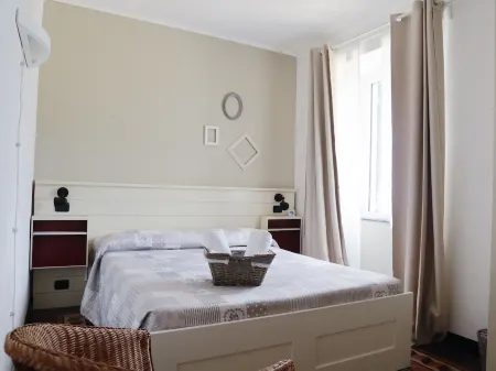 Private Apartment in Corniglia Cinque Terre, Terrace Sea View