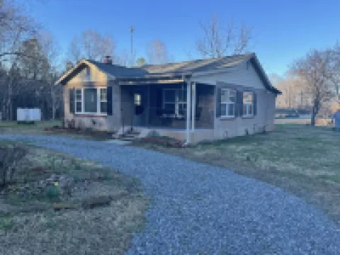 Granny Ruby’s Cottage near TIEC