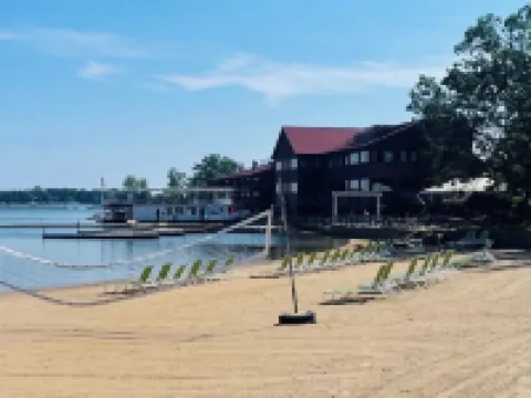 Cozy Lakeview Cabin in the heart of Breezy Point Resort Hotels in Breezy Point