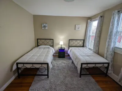 Spacious Providence Place rental near the mall.  Close to downtown Providence.  호텔