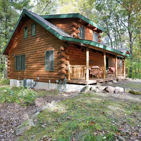 Muskie Ridge- beautiful and rustic 3 bedroom cabin near the Chippewa Flowage.