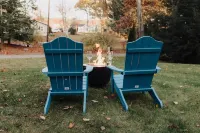 Hillside Hideaway: Full Family Home, 250 ft from the Lake Shore. Dog Friendly! Các khách sạn ở West Brookfield