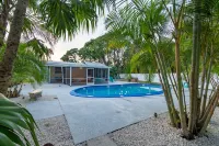 Pet Friendly Stuart Oasis Beach House - Pools
