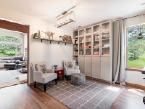 Peaceful getaway in the woods with fully fenced yard- Pet friendly! Hotels in Bailey